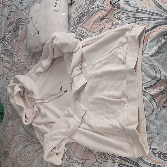 Flex living oatmilk super soft pullover fuzzy outside, kangaroo pocket brand new - Picture 1 of 1